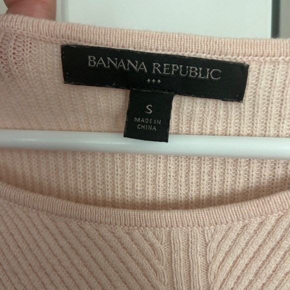 Banana Republic Pink Long Sleeved Sweater, Small - Picture 2 of 9